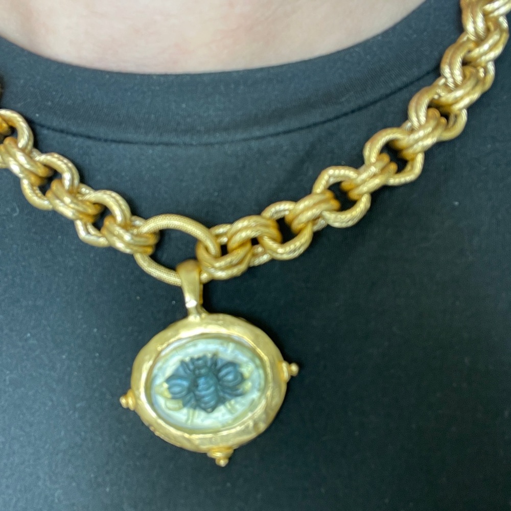 Susan Shaw Gold Bee Pendant Necklace- Never worn